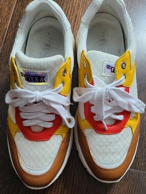 THE FLEXX Womens Sneaker